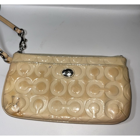 Coach Handbags - Coach Embossed Cream Patent Leather Clutch Wristlet Organizer Purse Y2K Vintage